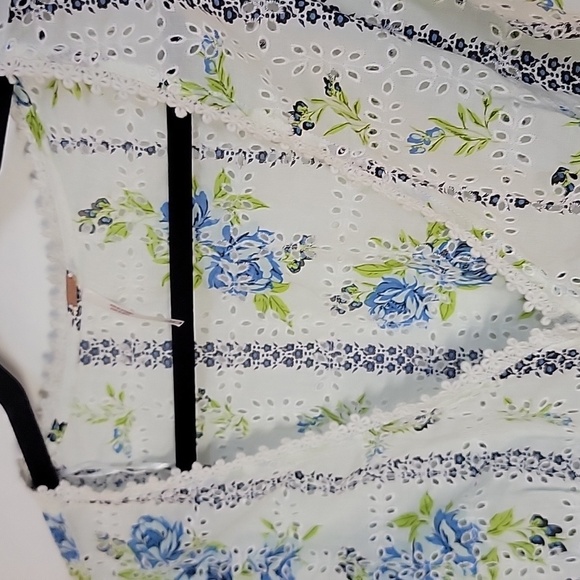 FREE PEOPLE NWOT BLOSSOM EYELET CROP TOP SZ LARGE - Picture 5 of 13